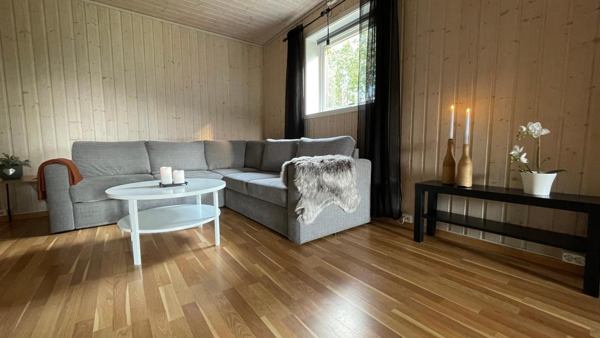 Sentral Og Romslig Leilighet Naert Senja Finnsnes Exterior photo