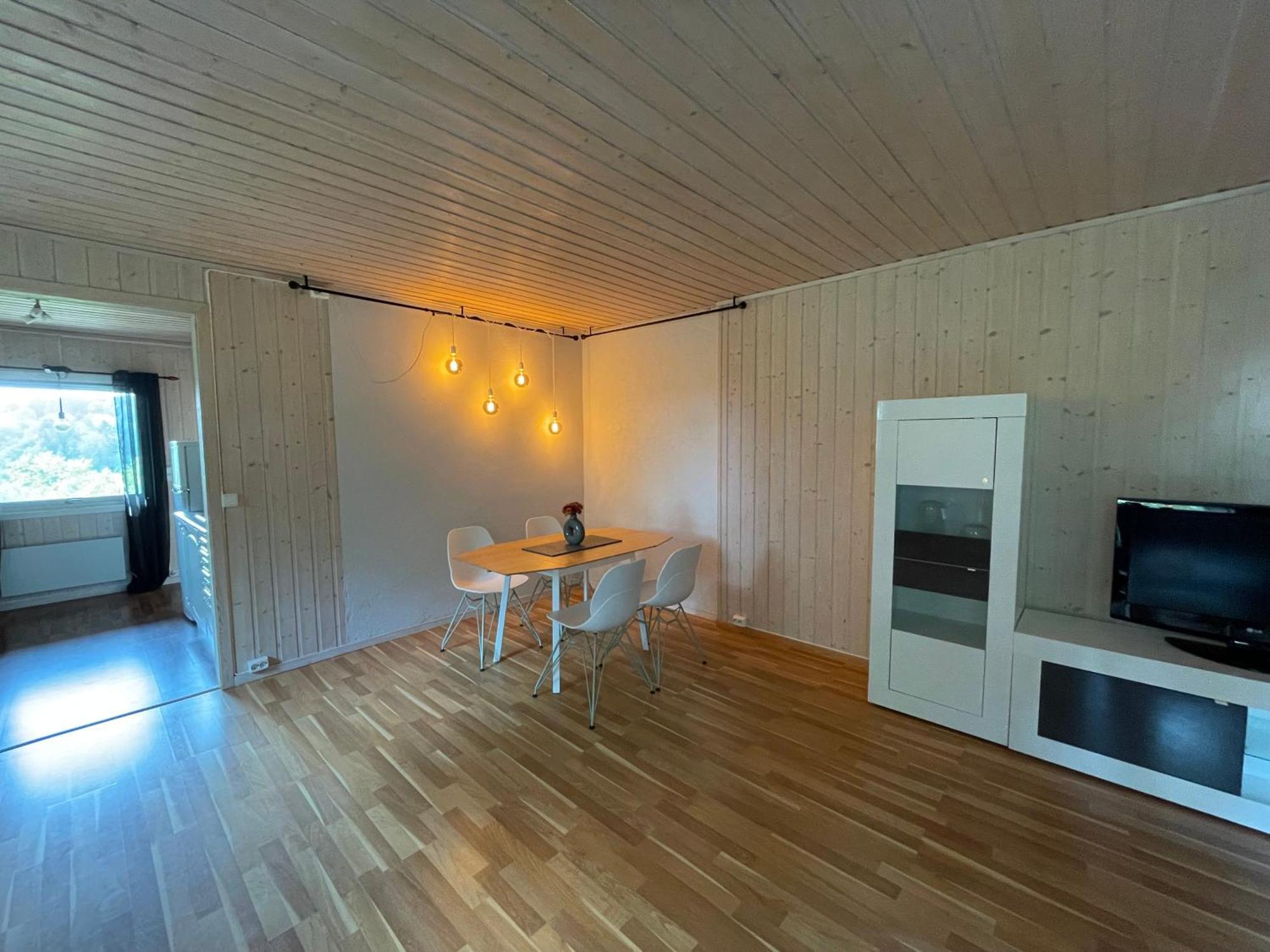 Sentral Og Romslig Leilighet Naert Senja Finnsnes Exterior photo